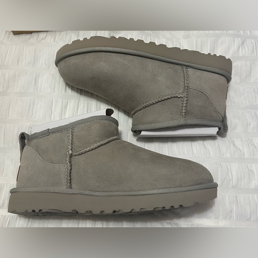 BRAND🆕 Women's UGG CLASSIC ULTRA MINI Sheepskin Ankle Boots GOAT
